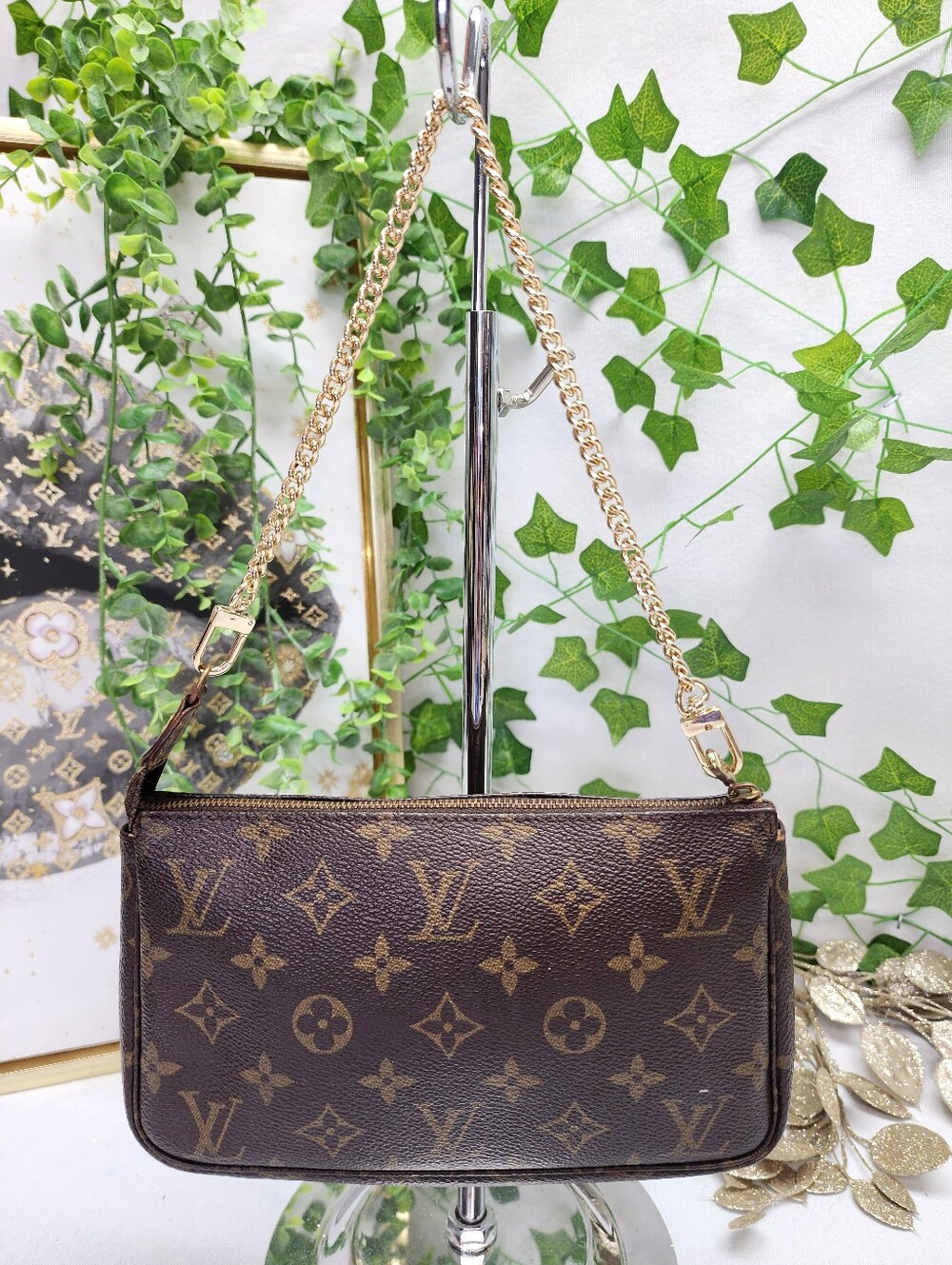 Authentic Louis Vuitton Monogram Poucette